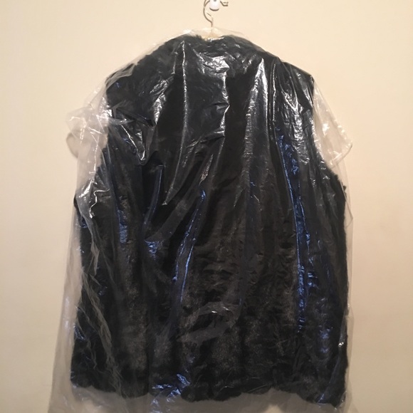 Black Fur “Terry Lewis” Vest - Picture 6 of 6